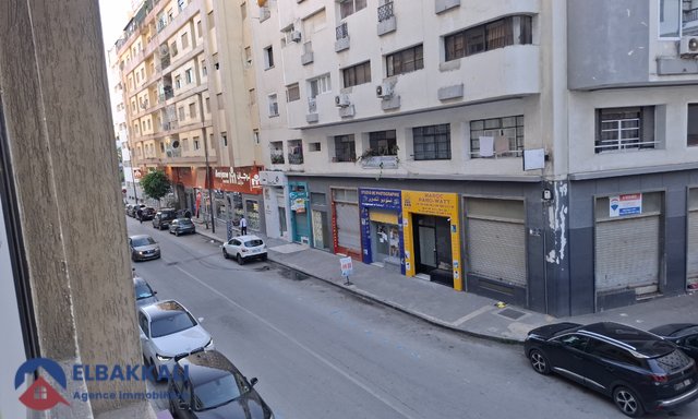 مكتب للإيجار في وسط مدينة طنجة: 80م² مع 4 غرف - 4