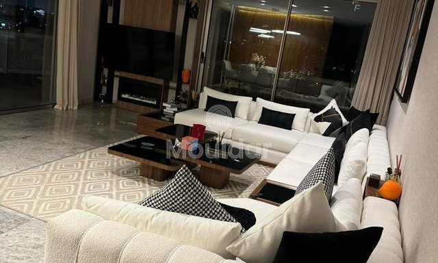 شقة حديثة للإيجار في مدينة كازابلانكا المالية، 226م²