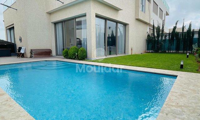 Villa à Vendre à Casablanca: Élégance et Confort de 500m²