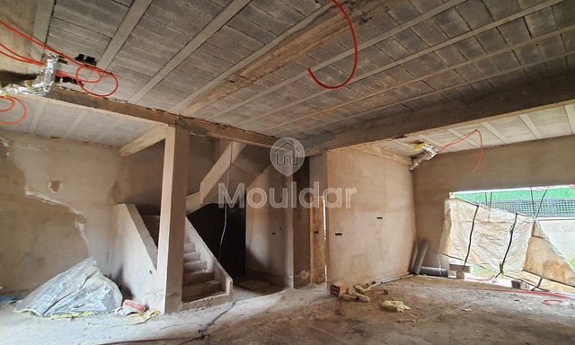 فيلا فسيحة للبيع في فاس - 4 غرف نوم، 2 طوابق - 3