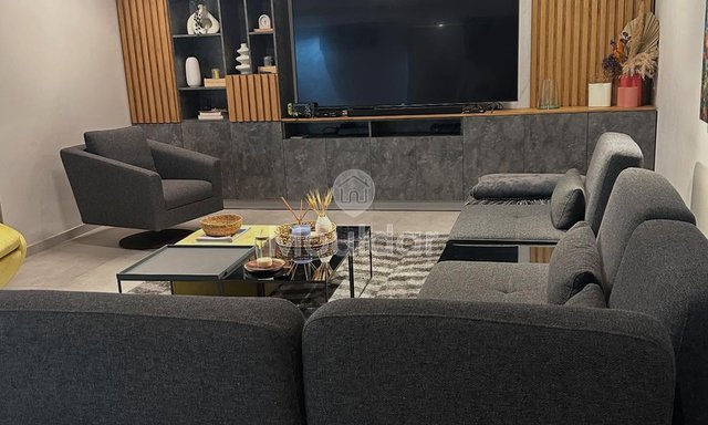 فيلا حديثة للبيع في الدار البيضاء - 4 غرف نوم واسعة - 3