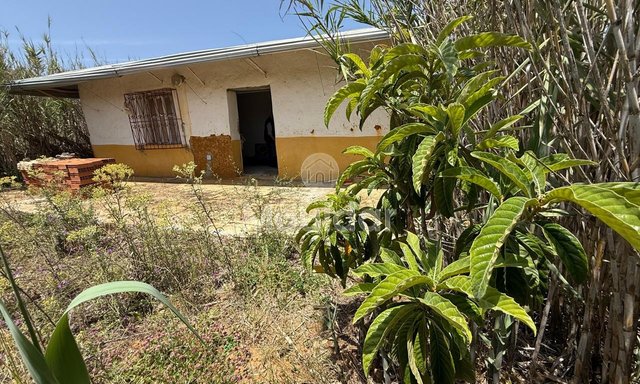 منزل ريفي ساحر للبيع في أصيلة - مساحة 4880 متر مربع