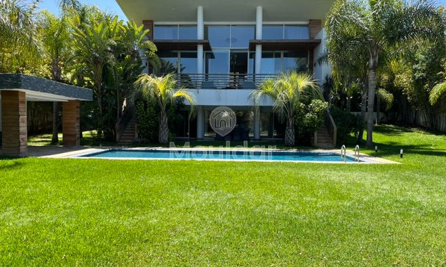 فيلا فسيحة للبيع في بوسكورة - العيش في توازن