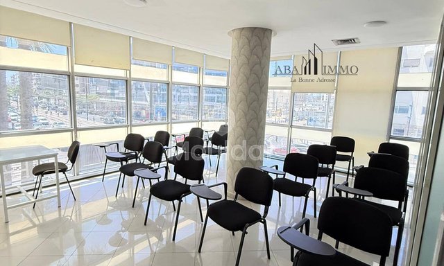 مكتب للإيجار في الدار البيضاء المعاريف - 141م² للاكتشاف