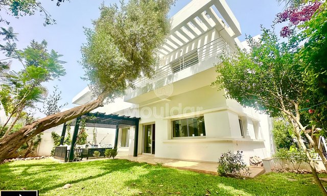 Villa te Huur: Luxe en Comfort in Aïn Diab, Casablanca