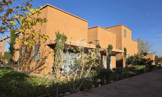 فيلا فاخرة في مراكش: هروب لا يُنسى بمساحة 5000 متر مربع