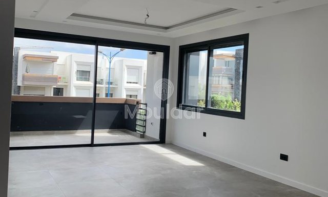 Ruim appartement te huur in Dar Bouazza – 133m², 3 kamers