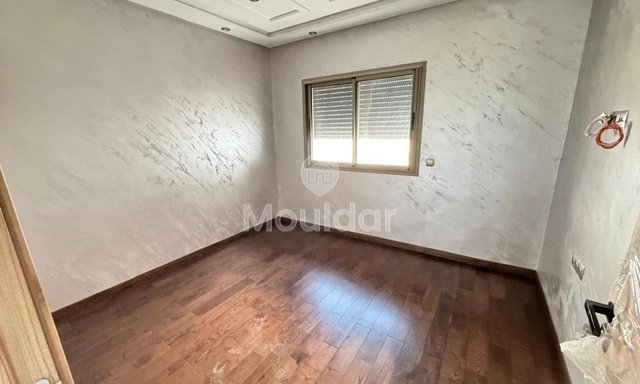 شقة جميلة للإيجار في الدار البيضاء - 4 غرف فسيحة - 4