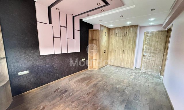 شقة جميلة للإيجار في الدار البيضاء - 4 غرف فسيحة - 3