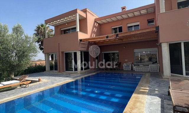 Villa de Rêve à Vendre à Marrakech : 4 Chambres Luxueuses