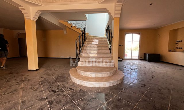 فيلا فسيحة في تارودانت: 8 غرف على 9833 متر مربع - 4