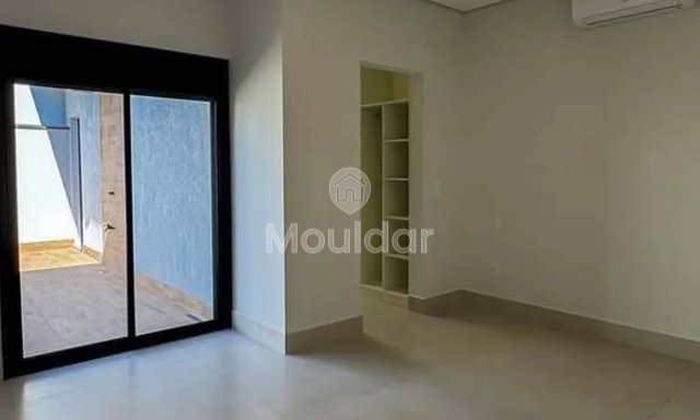 Tanger'da Satılık Modern Villa - 620 m² Lüks Alan
