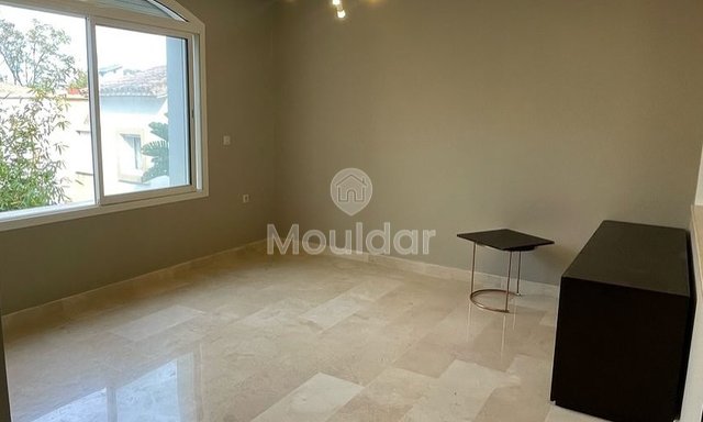 Tanger'da Hayal Villa: 4 Oda, 375 m² Değerinde