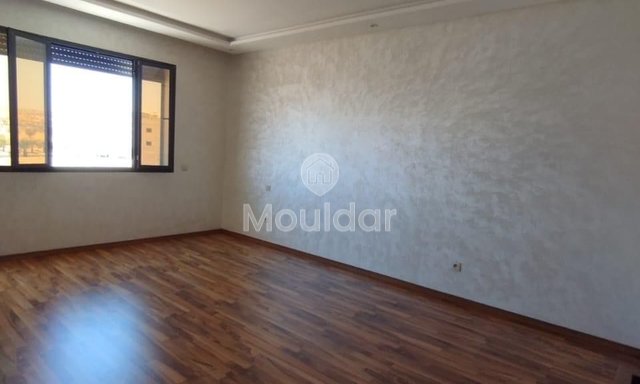 شقة للإيجار في أغادير : 3 غرف في الطابق الثاني