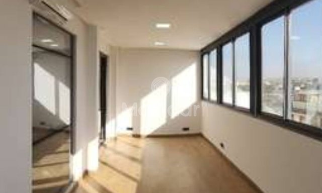 مكتب للإيجار في قلب المعاريف، الدار البيضاء - 3