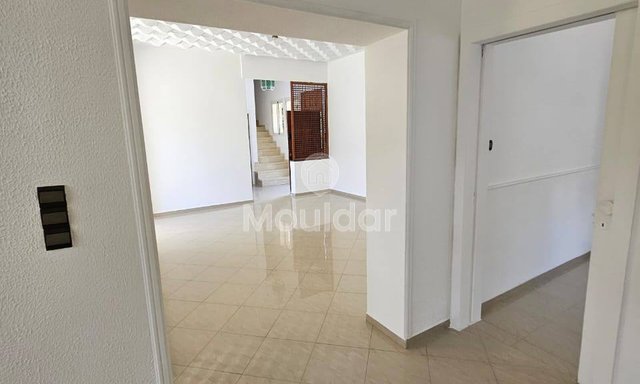 فيلا واسعة للإيجار في الدار البيضاء - واحة، 3 غرف نوم - 4