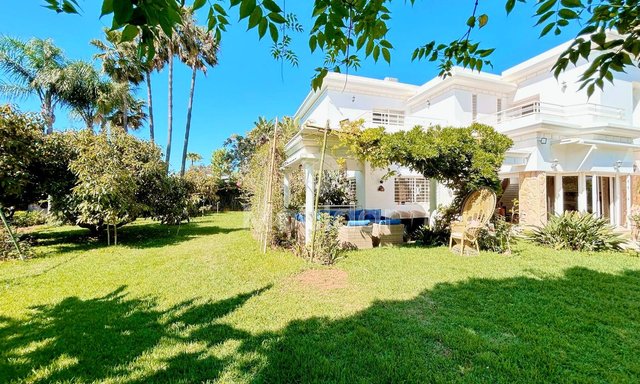 فيلا فاخرة للإيجار في الرباط - 2000 متر مربع من المساحة الأنيقة