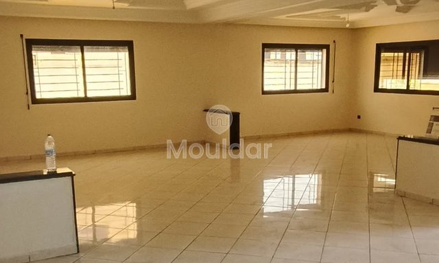 فيلا فسيحة للبيع في القنيطرة - 6 غرف نوم أنيقة - 2