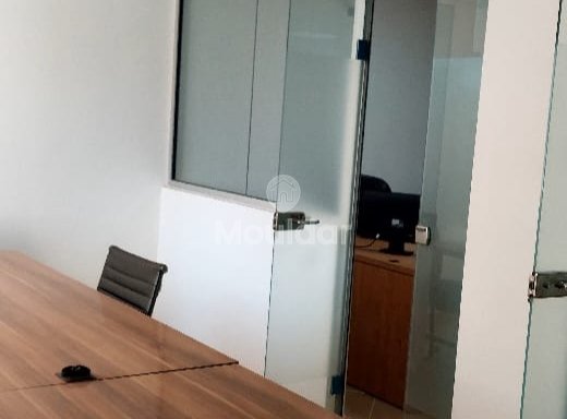 مكتب واسع للبيع في قلب القنيطرة - 64م² - 2