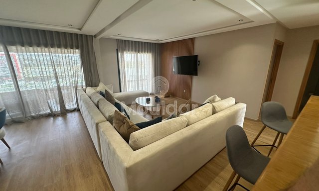 Apartamento para alugar: Espaçoso de 2 quartos em Hay Hassani