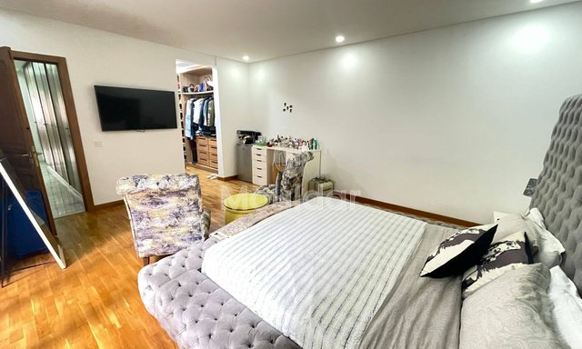 Spacious Apartment for Sale in Casablanca - Racine, 247m² - 4