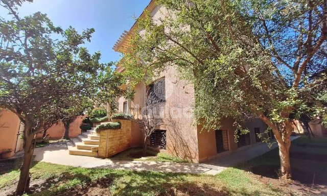 فيلا فاخرة في المحمدية: 6 غرف، 920 م²