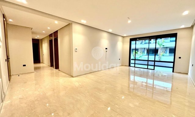 شقة كبيرة للإيجار في الدار البيضاء - كاليفورنيا