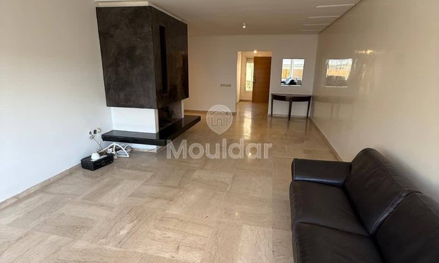 شقة للإيجار في الدار البيضاء - عين دياب، 3 غرف مريحة - 2