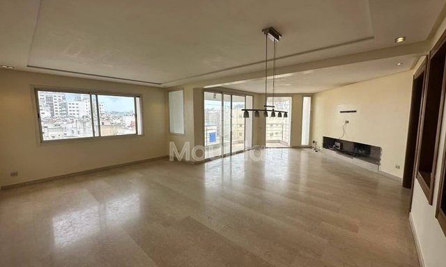 شقة ساحرة للإيجار في الدار البيضاء - 4 غرف نوم