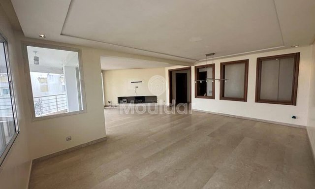 شقة ساحرة للإيجار في الدار البيضاء - 4 غرف نوم - 2