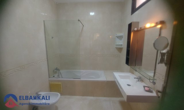 Apartamento Espacioso en Venta en Tánger - ¡Vista Impresionante! — Tánger, Iberie - 17