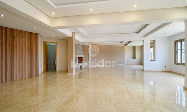 شقة ساحرة للإيجار في الدار البيضاء، بورغون – 240م²