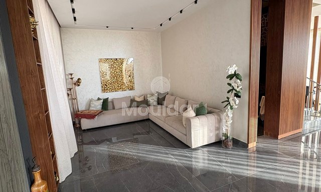 فيلا أنيقة للبيع في دار بوعزة - 4 غرف نوم فسيحة - 2