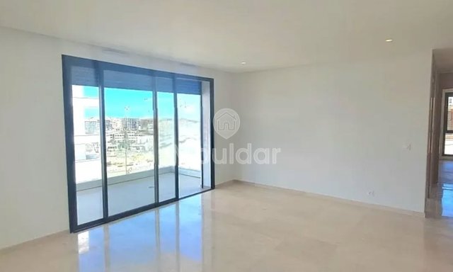 شقة جميلة للإيجار في مدينة الدار البيضاء - 110م²