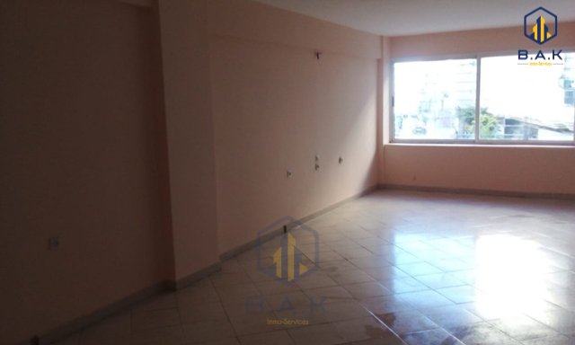 مكتب مبيعات في الطابق العلوي — القنيطرة, سنتر - 2