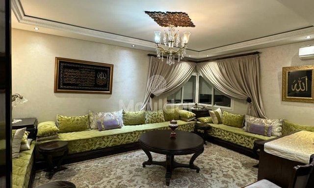 شقة حديثة للإيجار في طنجة، غرفتين مع شرفة