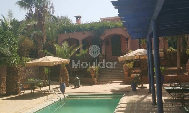 فيلا فاخرة في مراكش مع مسبح وحديقة رائعة