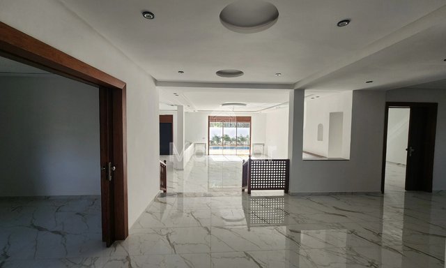 فيلا فاخرة للإيجار في الرباط - 5 غرف نوم فسيحة - 2