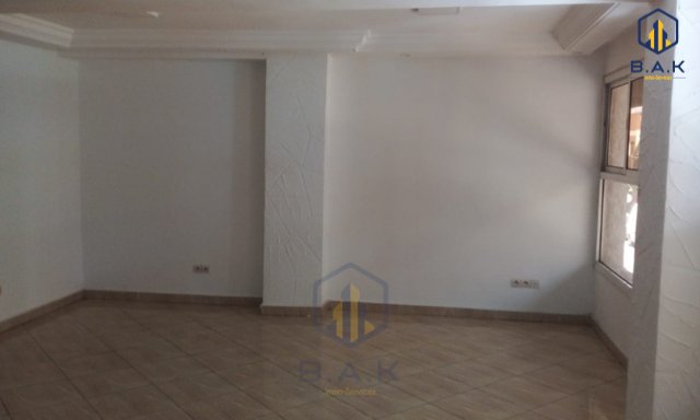 مكتب في الطابق العلوي للبيع في المدينة العالية — القنيطرة, لا فيل أوت - 4