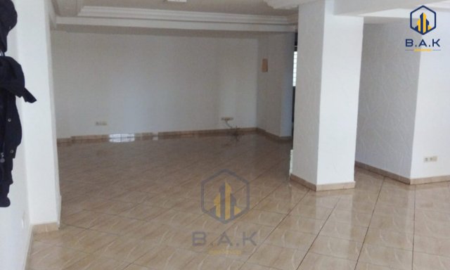 مكتب في الطابق العلوي للبيع في المدينة العالية — القنيطرة, لا فيل أوت - 2