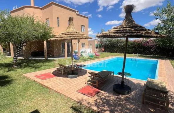 فيلا فاخرة في مراكش: راحة وهروب تحت الشمس