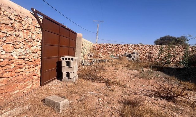 Spacious Semi-Finished Villa: 6 Bedrooms, 1000m² of Charm! — Essaouira, Lahrarta - 5