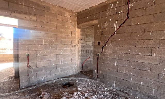 Spacious Semi-Finished Villa: 6 Bedrooms, 1000m² of Charm! — Essaouira, Lahrarta - 12