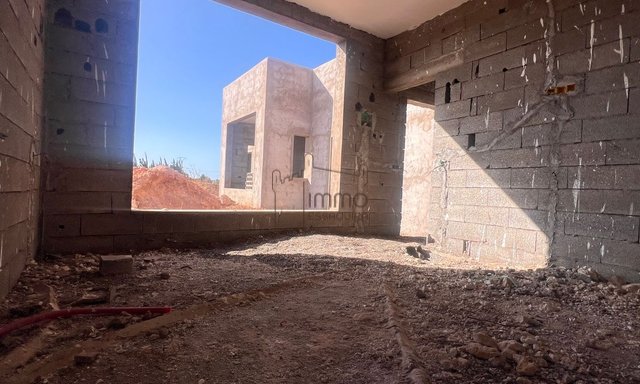 Spacious Semi-Finished Villa: 6 Bedrooms, 1000m² of Charm! — Essaouira, Lahrarta - 3