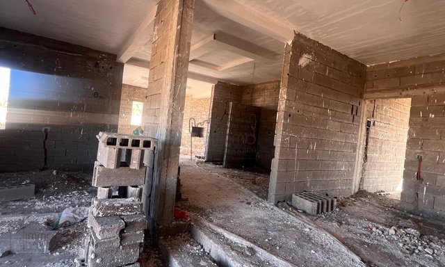 Spacious Semi-Finished Villa: 6 Bedrooms, 1000m² of Charm! — Essaouira, Lahrarta - 15