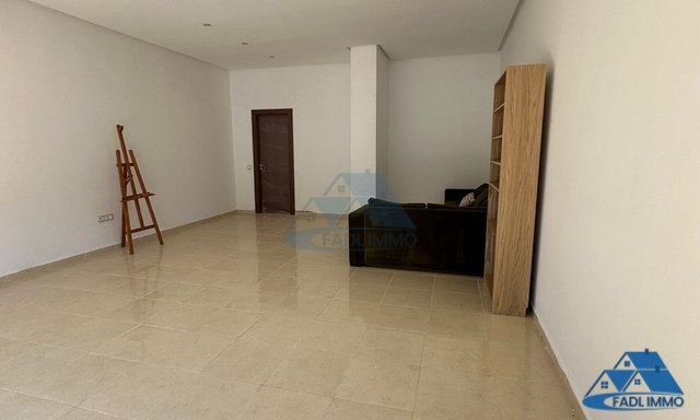 SALE OF STORE IN THE HADDADA DISTRICT IN KENITRA — Kenitra, El Haddada