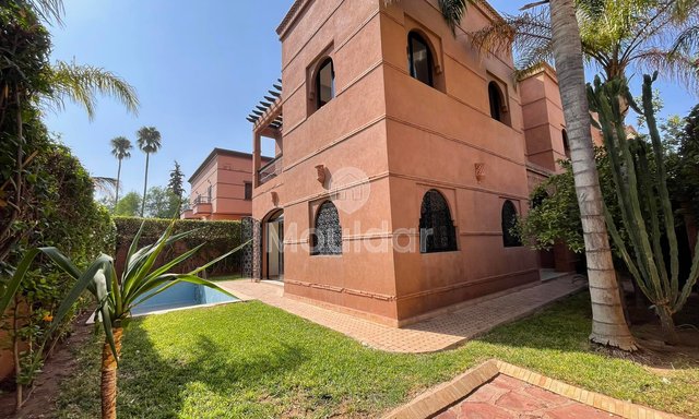 Villa de Luxe à Marrakech : 4 Chambres avec Piscine