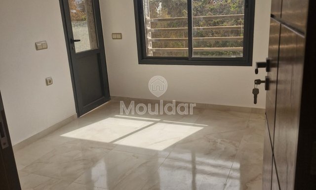 شقة مشرقة للبيع في تمارة - غرفتان مع شرفة