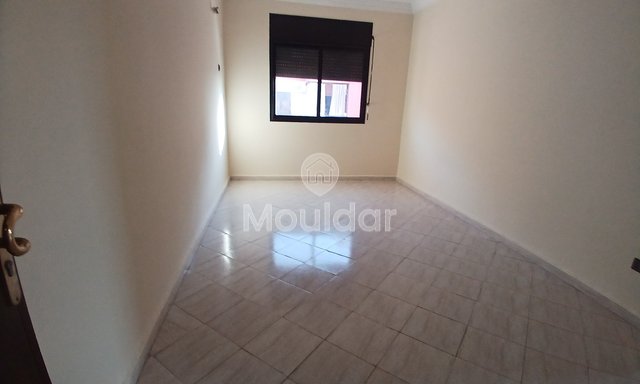 Marrakeş'te balkon ve otoparklı güzel bir daire için kiralık