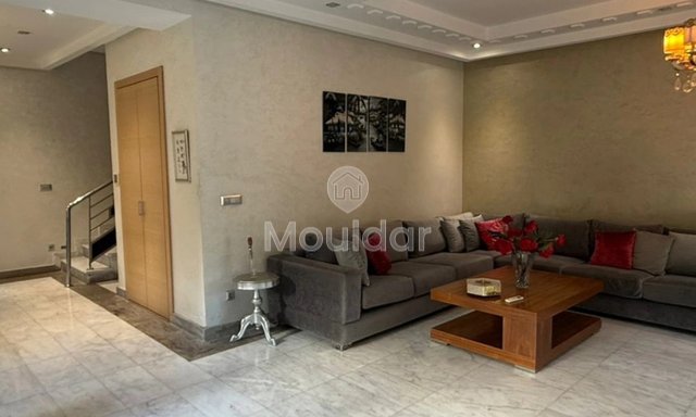 فيلا فاخرة للإيجار في الدار البيضاء - بوسيجور، 700 م²